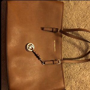 Michael kors bag with laptop sleve